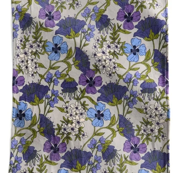 Vera Bradley EssentialThrow Blanket - Picture 2 of 4